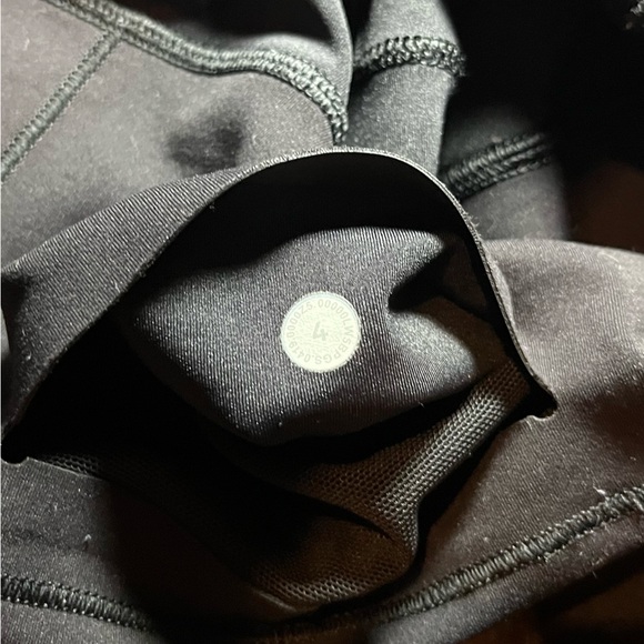 Lululemon In Movement Tight 25" *Everlux in Black Women’s Size 4 - Picture 6 of 8